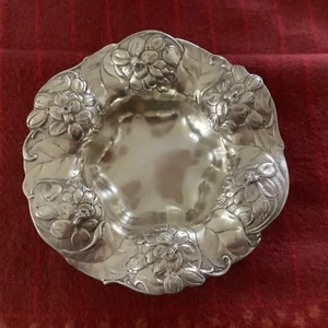 Gorham Jugendstil Reposse Bonboniere ~ Sterlingsilber ~ gestempelt ~ 102 Gramm - Bild 1 von 7