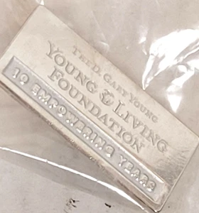 Young Living Essential Oils - Hat Pin, NEW (YOUNG LIVING FOUNDATION - 10 Years) - Picture 1 of 2