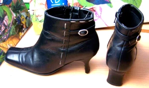 Stiefeletten schwarz Gr. 38 Leder mit Karreeschuhspitze Kuba-Stöckel mit Riemen - Bild 1 von 10