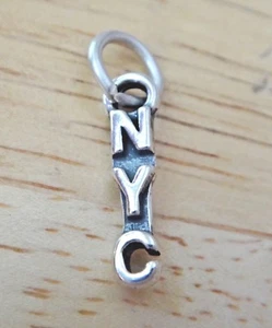 Plata Esterlina PEQUEÑO 15x3mm Ciudad de Nueva York dice Dije de Nueva York - Imagen 1 de 4