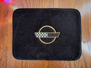 C4 Chevy CORVETTE Black Floor Mat NOS Embroidered Logo Chevrolet 16"x12" Bow Tie - Picture 1 of 5