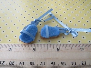 Darling Artist/Zapatos de muñeca pequeños hechos a mano 7/8"L x 7/16"W azul polvo #426 - Imagen 1 de 2