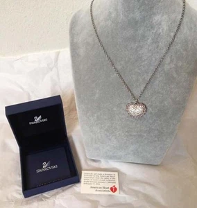 SWAROVSKI Swan Logo Power of Love Crystal Collection Silver Tone Heart Necklace - Bild 1 von 4