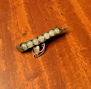 Sterling Silver & Jade Peas In A Pod Pin Brooch 2.25” 8 Grams - Picture 1 of 4