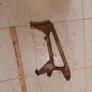 Soporte de cierre de capó Chevrolet piezas de pasajeros OEM 1949 1950 soporte de rejilla - Imagen 1 de 3