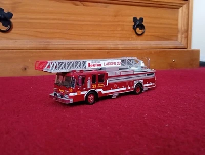 Code 3 Boston Ladder 23 - Image 1 of 4