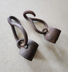 Tapas de extremo de yema de caballo de madera de hierro oxidado antiguas hechas en EE. UU. - Imagen 1 de 3