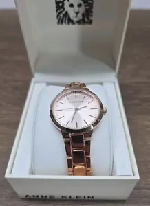 Anne Klein Damenuhr roségoldfarbenes Gliederarmband 28 mm Neu mit Etikett AK - 0018STRA - Bild 1 von 8