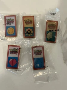Sealed Pokémon League Kanto Gym Badge Pins 1999 2000 WOTC Card Nintendo lot of 5 - Bild 1 von 8