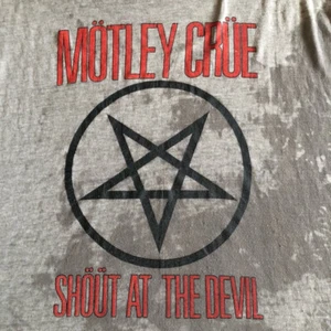 Original 1983-84 Motley Crue Shout At The Devil Tour Shirt Tank Top - Picture 1 of 5
