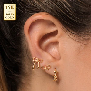 Piercing de oreja con cinta texturizada de oro macizo 14K REAL 16G - Imagen 1 de 9