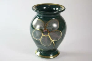 VINTAGE AUSTRALIAN GAMBLES POTTERY SMALL VASE FLORAL PATTERN - Picture 1 of 8