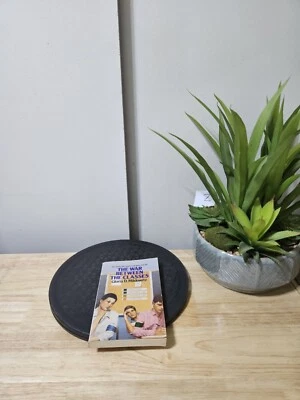 The War Between the Classes by Gloria D. Miklowitz 1986 Paperback  Foto 1 de 4