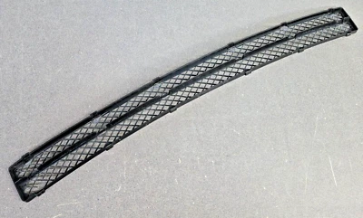 INSERTO PARRILLA DELANTERA INFERIOR USADO ORIGINAL PORSCHE 911 964 CARRERA Foto 1 de 4