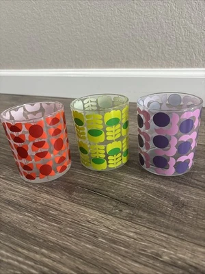 Juego de 12 vasos retro (3 de cada color, rojo, morado y verde) usados Foto 1 de 3