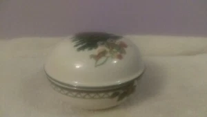 Mikasa Heritage Christmas story covered trinket jar christmas tree CH37 - Picture 1 of 4