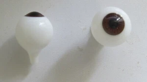 Brown Mouth Blown Eyes for Antique Doll 26mm - Picture 1 of 1