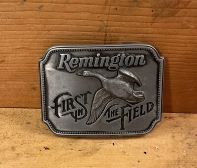 Fivela de cinto Remington Pewter First In The Field Canadá ganso sino lateral - Imagem 1 de 4