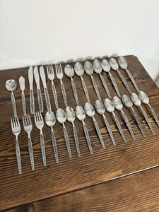 28 Pieces United Silver Co Stainless Floral Sunflower? Textured Flatware Korea - Picture 1 of 8