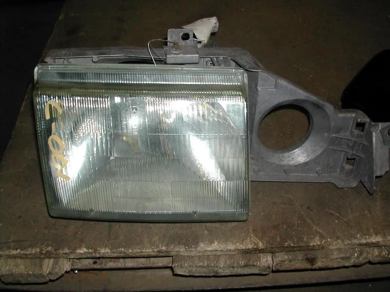 Фара для правостороннего пассажира 88-89 Merkur Scorpio - Изображение 1 из 1
