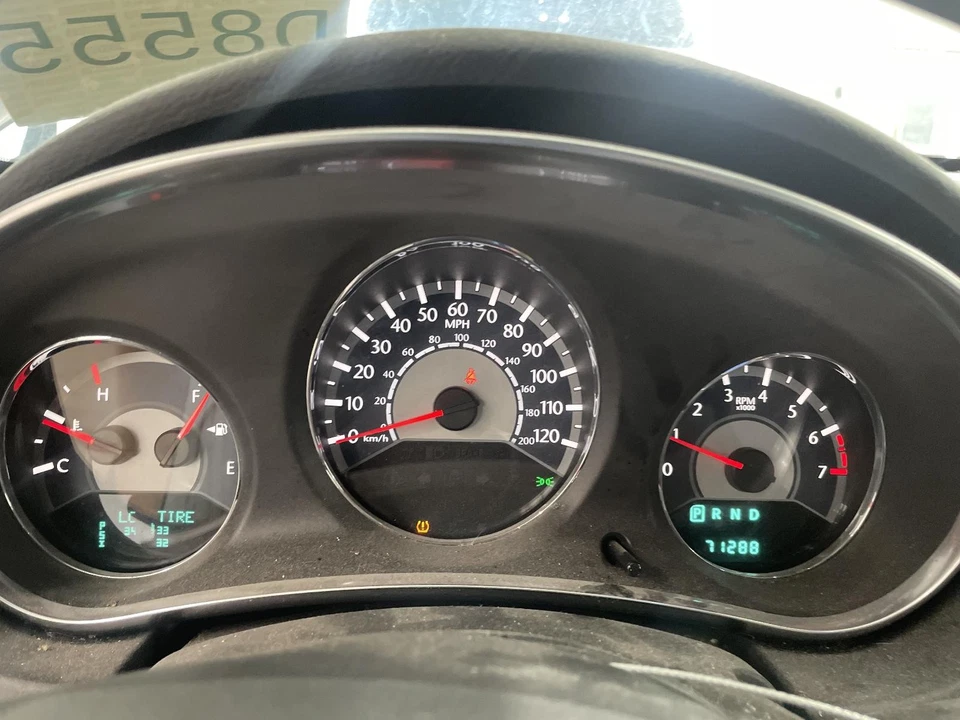 Medidor de velocímetro usado se adapta a: Chrysler 200 Cluster MPH 120 2014 con pantalla Foto 1 de 4