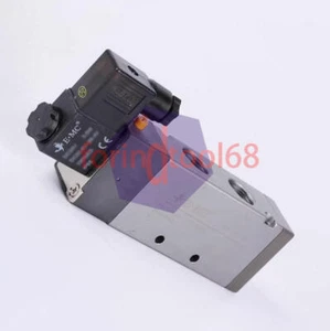 NEW ONE EMC solenoid valve RV5221-08Q AC220V - Picture 1 of 6