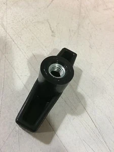NEW MTD HANDLE FITS LAWNMOWERS SNOW BLOWERS TILLERS 5/16-18 9565 RT - Imagen 1 de 1