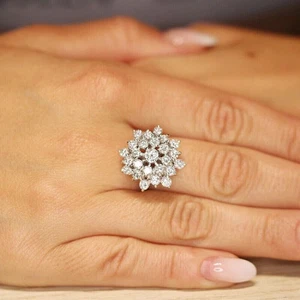 Cluster-Verlobungsring 2 kt Rundschliff Laborgefertigt Diamant 14 kt Weißgold-Finish - Bild 1 von 4