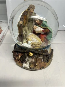 Musical Nativity Scene Snow Globe Christmas Table Holiday Home Decor Works - Picture 1 of 5