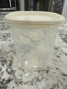 Contenitore vintage Rubbermaid Servin Saver #11 trasparente con coperchio a mandorla 24 once usato in ottime condizioni - Foto 1 di 6