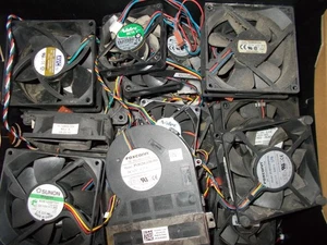 Lot de 25 ventilateurs divers Processeur / Boitiers Toutes dimensions - Afbeelding 1 van 1