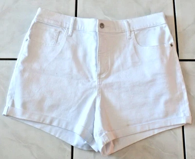 NWOT Express Denim Stretch Shorts Size 14 White Pockets Cuffed  H308 - Image 1 of 4
