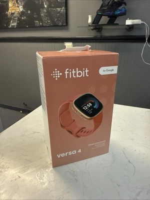 Фитнес-умные часы Fitbit Versa — персиковые/розовое золото алюминий (FB504RGPK) - Изображение 1 из 2