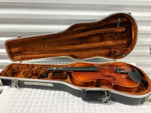 14-Inch Viola With Case Unbranded and needs some parts. - Picture 1 of 13