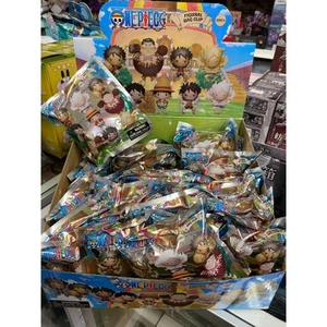One Piece Series 4 Figural Bag Clip Blind Bag - Picture 1 of 3