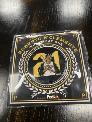Roberto Clemente Pittsburgh Pirates SGA Commerative Pin 9/15/25, new MLB  - Image 1 of 2