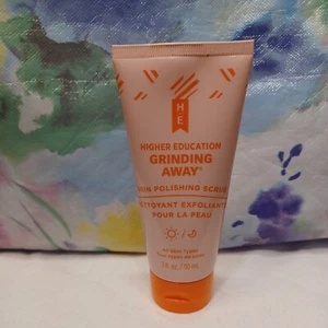 Exfoliante pulidora de la piel Higher Education Grinding Away. Tamaño completo, 90 ml/ 3 oz. - Imagen 1 de 2