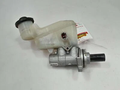 13 14 Scion xD Brake Master Cylinder Assembly OEM 4720152742 - Image 1 of 4