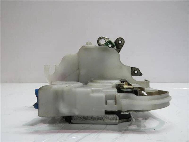 24681 front lock door rh for NISSAN CABSTAR 2.5 D 2007 - Image 1 of 4