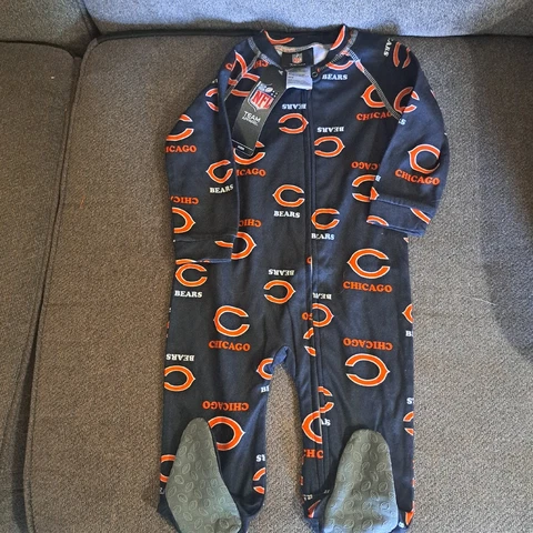 Chicago Bears Pajamas Unisex 6/9 Months.  New with Tags NFL Team Apparel Cover