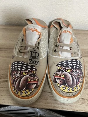 ZAPATILLAS DE LONA ED HARDY BULL DOG ETIQUETA METÁLICA PARA HOMBRES 11 MUJERES 12 VINTAGE Y2K Foto 1 de 4