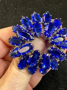 Flower Domed Layered Blue Rhinestone JULIANA Vintage Gold Brooch M-6353 - Picture 1 of 4