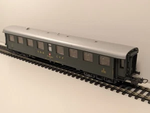 Lima HO/OO Gauge SBB CFF 2nd Class Passenger Coach – Swiss Federal Railways - Picture 1 of 4