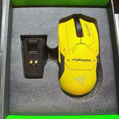 Razer Viper Ultimate Wireless Gaming Mouse Mercury Yellow Charging Dock Tested - Image 1 of 4