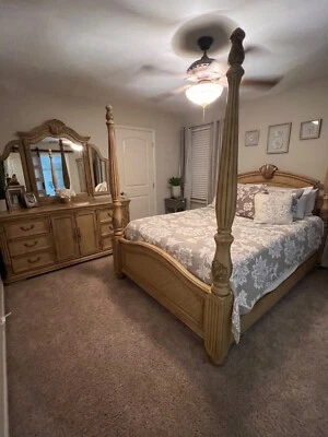 used furniture queen bedroom sets - Image 1 of 4