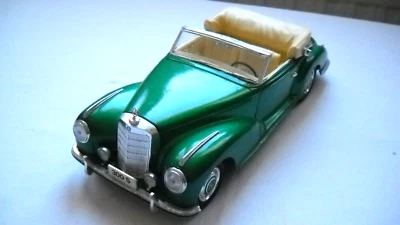 Maisto 1/18: Mercedes-Benz 300S (1955) - Immagine 1 di 4