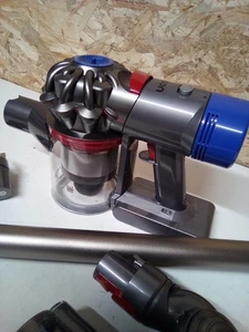 Dyson V8 Cordless handheld vacuum cleaner - Picture 1 of 4
