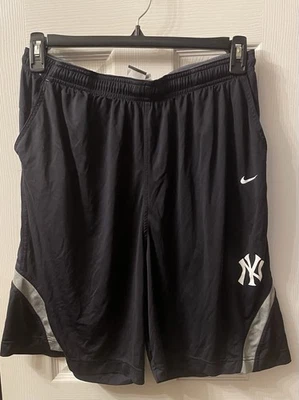 NEW YORK YANKEES NIKE PANTALONES CORTOS PARA HOMBRE TALLA L MLB BÉISBOL USADOS EN EXCELENTE ESTADO Foto 1 de 4