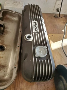 Bjig Block Chevy Cast Aluminum Valve Covers Edelbrock - Picture 1 of 3