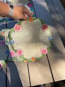 vintage linen appliqué hand stitched floral placemats & runner - Picture 1 of 6